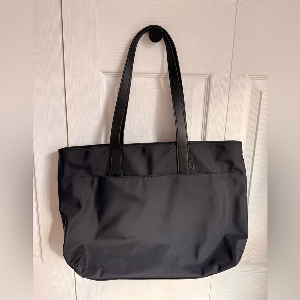 Away / The Everywhere Tote - Picture 2 of 3